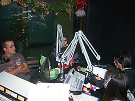 www.retrotoys.com.ve en "Mujeres en Pelotas", Hot 94.1 FM